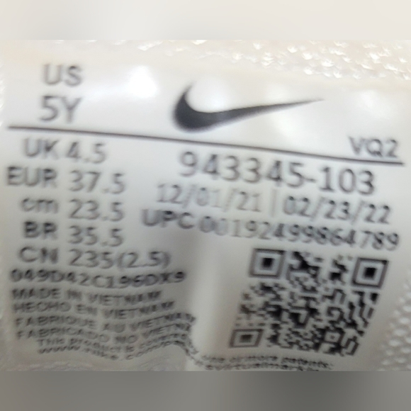 NIKE Air Max 270 GS Youth Size 5Y Women's 6.5 White Athletic Running Sneakers. - Picture 4 of 13